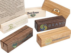 Personalisierter Holz Tischaufsteller / Tischdisplay mit 5C UV Druck 10 x 3 cm